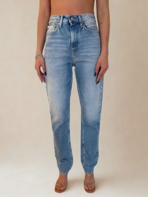 קלווין קליין ג'ינס סקיני SLIM STRAIGHT- לוגו בכיס