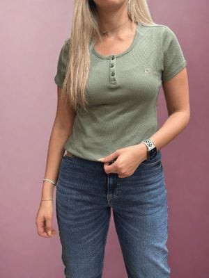 טומי הילפיגר חולצה ירוקה עם כפתורים
