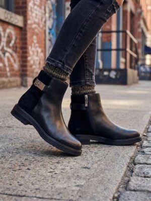 טומי הילפיגר מגף שחור עור - אבזם זהב TH