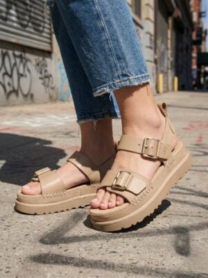 האג סנדלי פלטפורמה חומים בהירים עם אבזמים