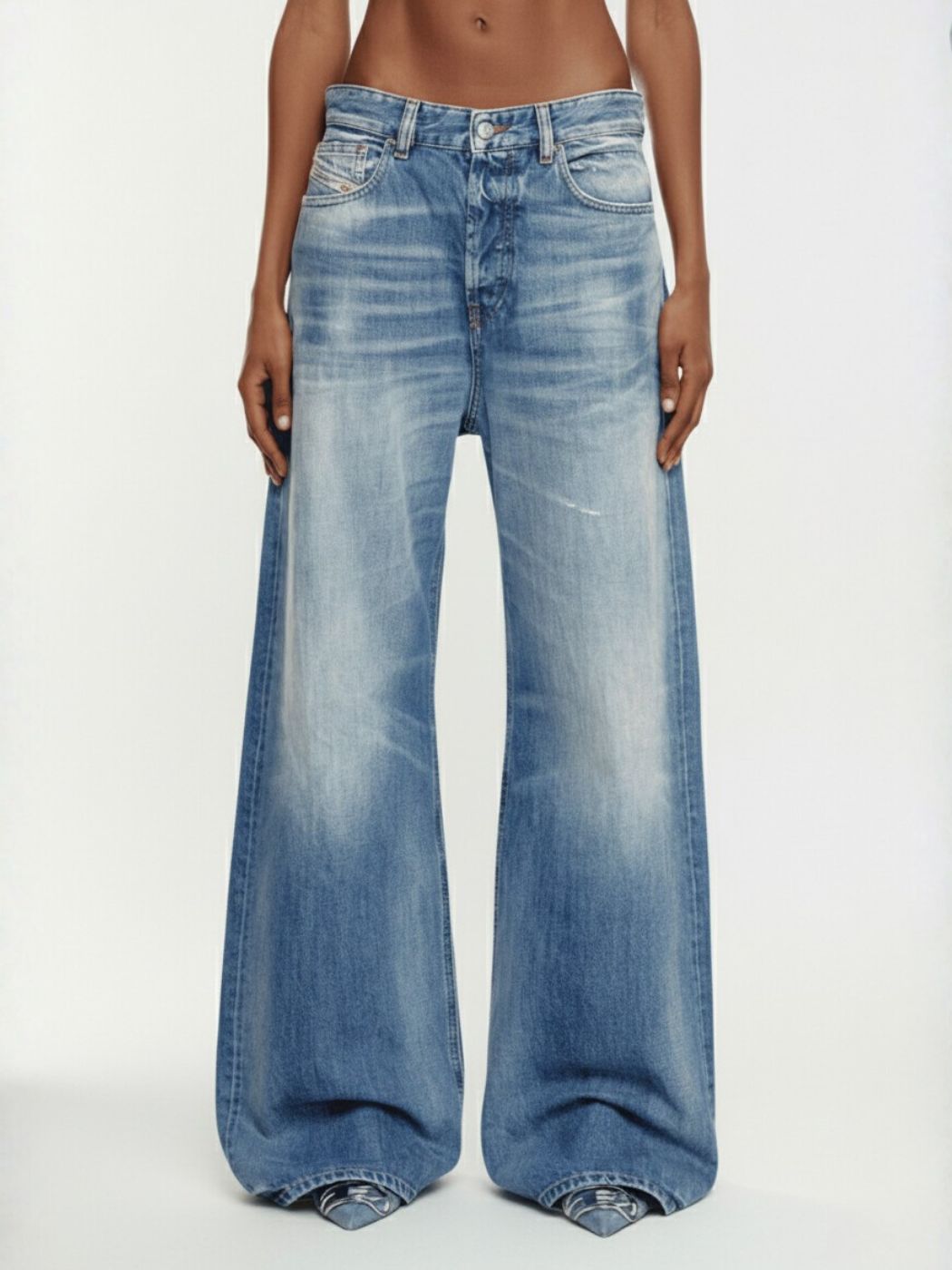 ג'ינס דיזל כחול דגם D-SIRE 9J86 בגזרה מתרחבת - STOR75