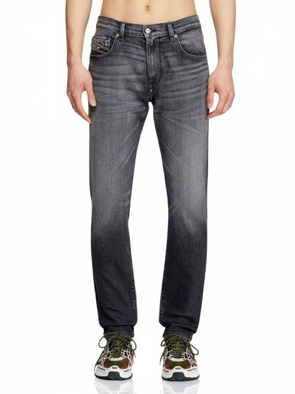 דיזל ג'ינס די-סטראקט 9L52