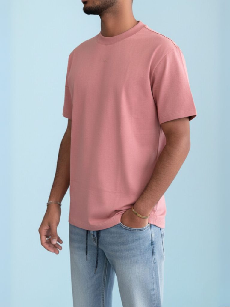 הוגו בוס טי שירט טרקוטה עם לוגו קטן במרכז החזה