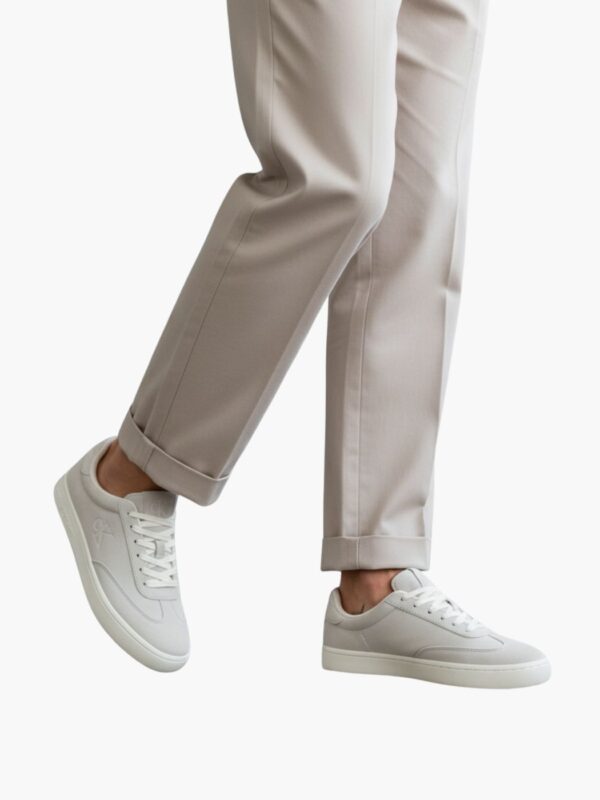 קלווין קליין סניקרס גמס בצבע אפור