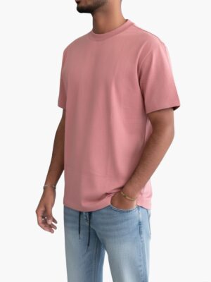 הוגו בוס טי שירט טרקוטה עם לוגו קטן במרכז החזה