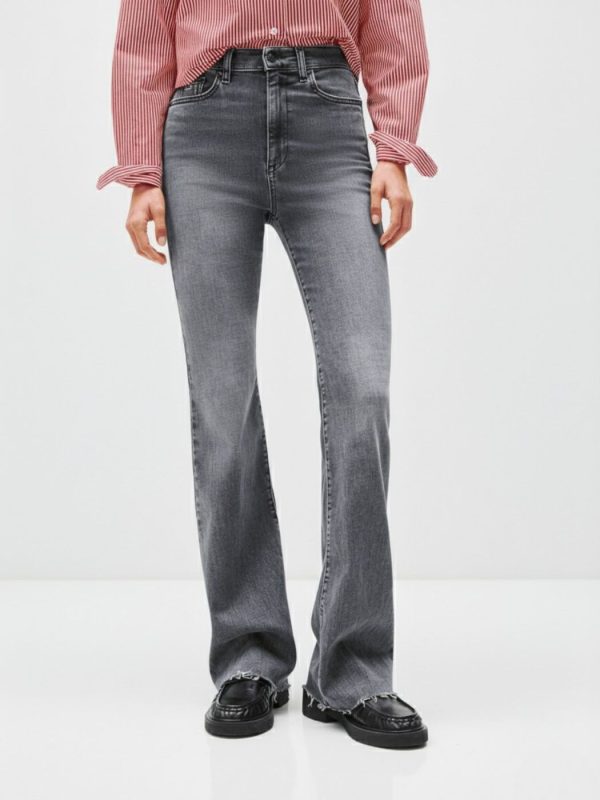 טומי הילפיגר ג'ינס פדלפון שחור