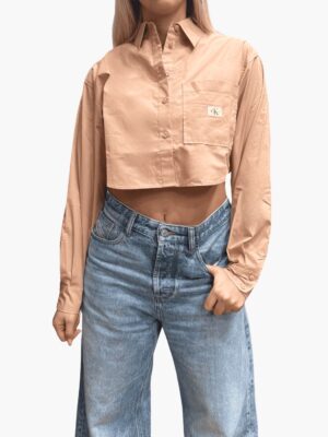 חולצת קרופ מכופתרת קלווין קליין לנשים בצבע בז'