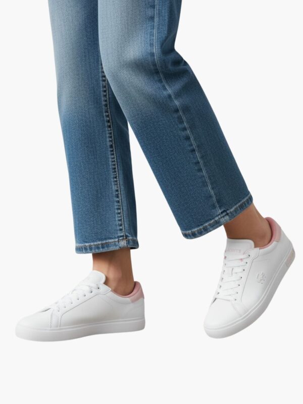 סניקרס לקוסט לנשים בצבע לבן עם נגיעות ורודות