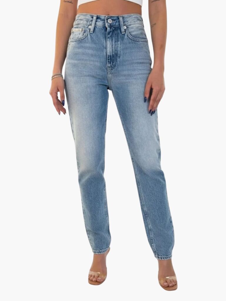 קלווין קליין ג'ינס סקיני SLIM STRAIGHT- לוגו בכיס