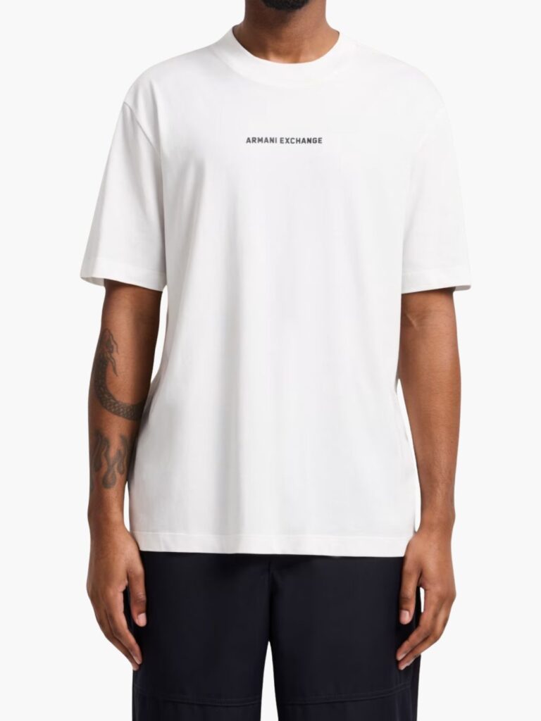 ארמני אקסצ'יינג' טי שירט לבנה עם לוגו מרכזי שחור בחזית