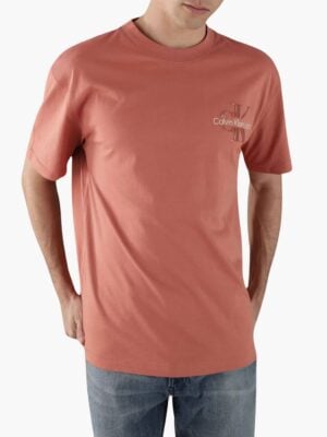 קלווין קליין טי שירט טרקוטה עם לוגו CK רקום בצד החזה