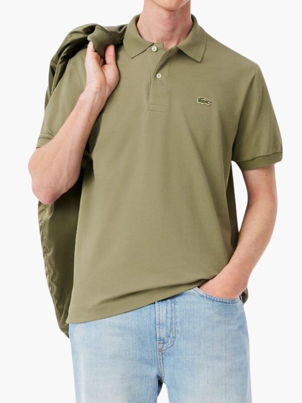 לקוסט חולצת פולו ירוקה קלאסית עם לוגו תנין רקום