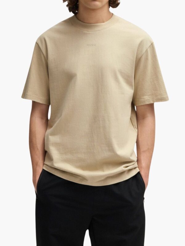 הוגו בוס טי שירט בז׳ עם לוגו HUGO