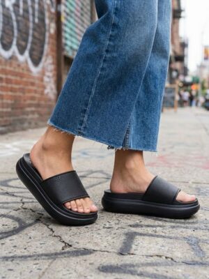 ריף כפכפים שחורים פלטפורמה במבצע