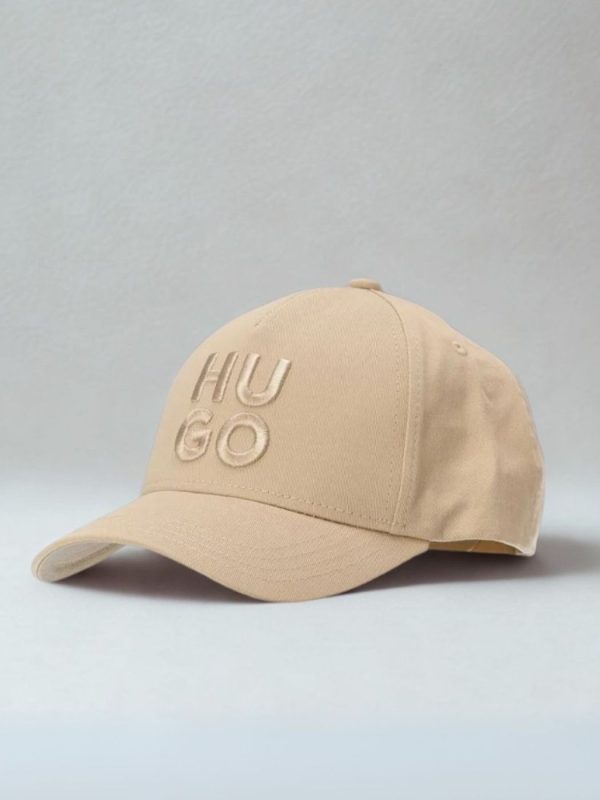 הוגו כובע לוגו רקום HUGO בצבע שמנת