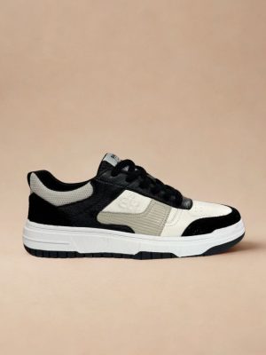 סניקרס בגווני שחור ואבן של BALR