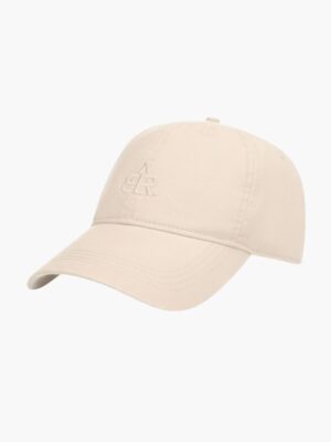 באלר כובע בגוון חול עם לוגו רקום בטון על טון