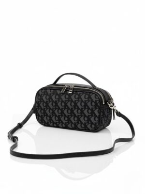 קלווין קליין תיק צד לנשים בצבע שחור מונוגרם