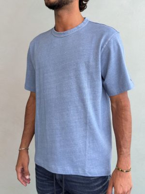 טומי הילפיגר טי שירט כחול בהיר לוגו בצד כחול