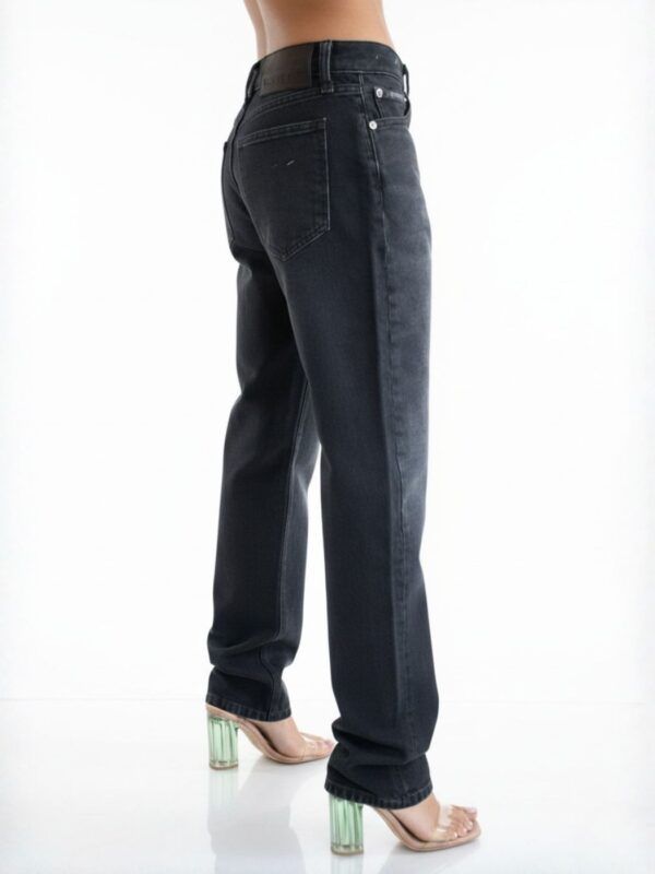 קלווין קליין ג'ינס שחור בגזרה רגילה