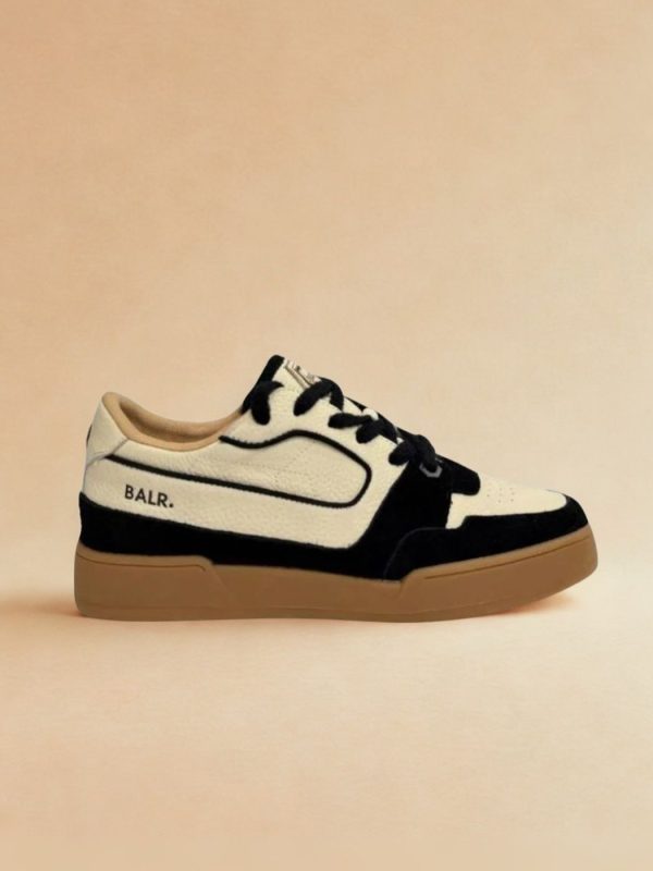 סניקרס בגווני שחור ובז’ של BALR