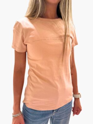 קלווין קליין טי שירט ורוד ניוד לנשים עם לוגו מוטבע