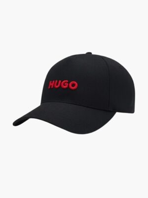 הוגו בוס כובע שחור עם לוגו אדום רקום מקדימה