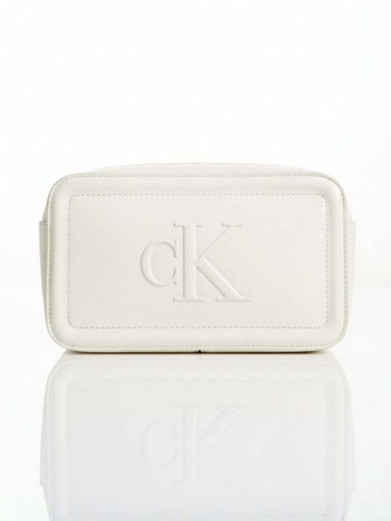 קלווין קליין תיק צד בעיצוב מינימליסטי עם לוגו CK מובלט