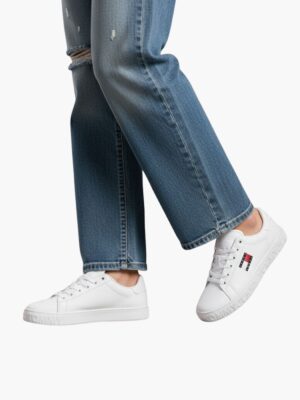 טומי הילפיגר סניקרס לבנות עם לוגו צד וסוליה ממותגת