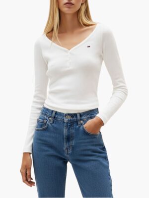 טומי הילפיגר חולצה ארוכה ריב לבנה עם מחשוף וי