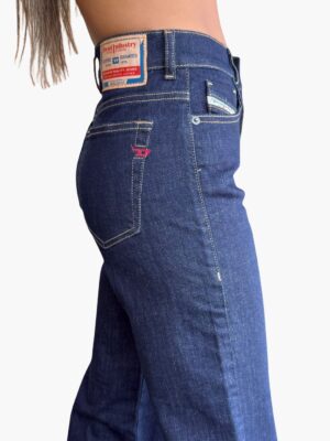 ג׳ינס דיזל נשים בגזרה רחבה בצבע כחול כהה