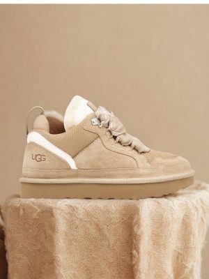 UGG נעלי פרווה חומות