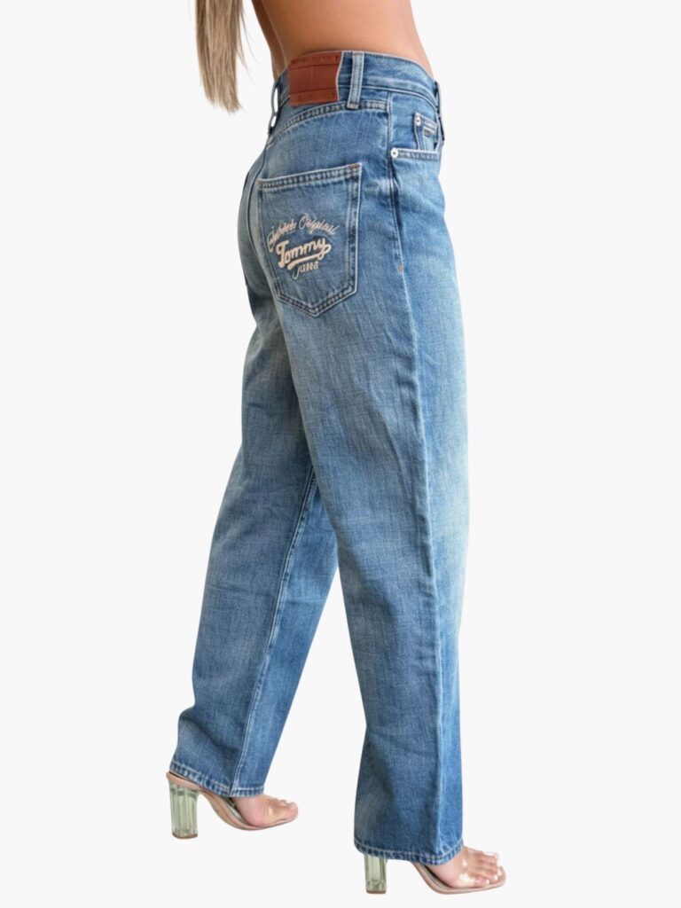 טומי הילפיגר ג’ינס מראה משופשף ולוגו רקום זהב