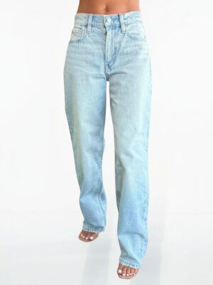 קלווין קליין ג׳ינס בגזרה רחבה עם שטיפה עדינה