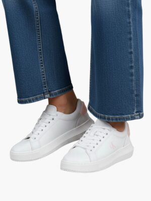 קלווין קליין סניקרס בגוון לבן עם נגיעות ורודות