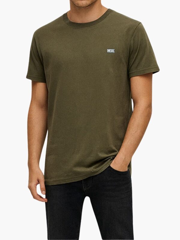 דיזל טי שירט ירוקה בגזרה קלאסית עם לוגו מינימליסטי בחזית