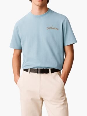 קלווין קליין חולצת טי בצבע תכלת עם לוגו עדין רקום