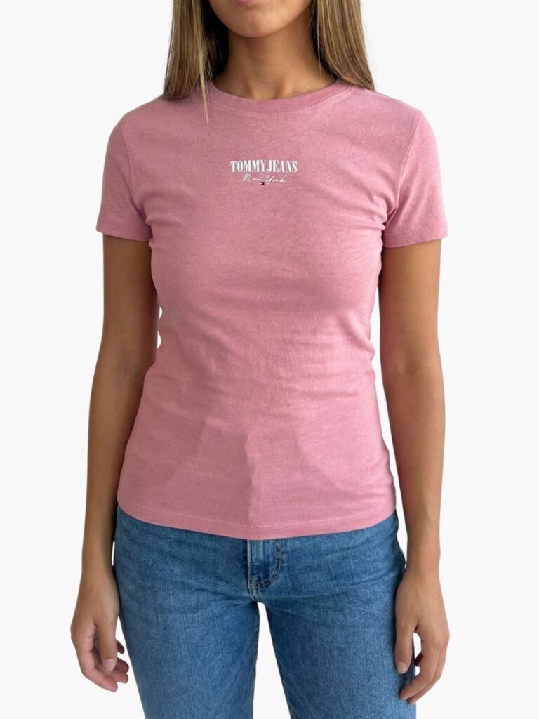 טומי חולצה ורודה עם לוגו עדין באמצע