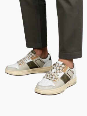 הוגו בוס סניקרס בגווני בז’ חום ולבן עם רשת ושרוכים עבים