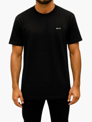 דיזל טי שירט שחורה בגזרה קלאסית עם לוגו מינימליסטי בחזית
