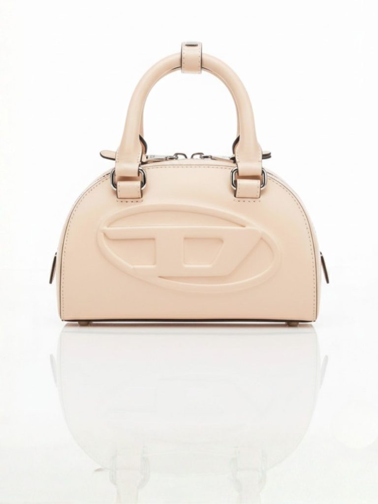 דיזל תיק יד לנשים עם לוגו מובלט בגוון ניוד