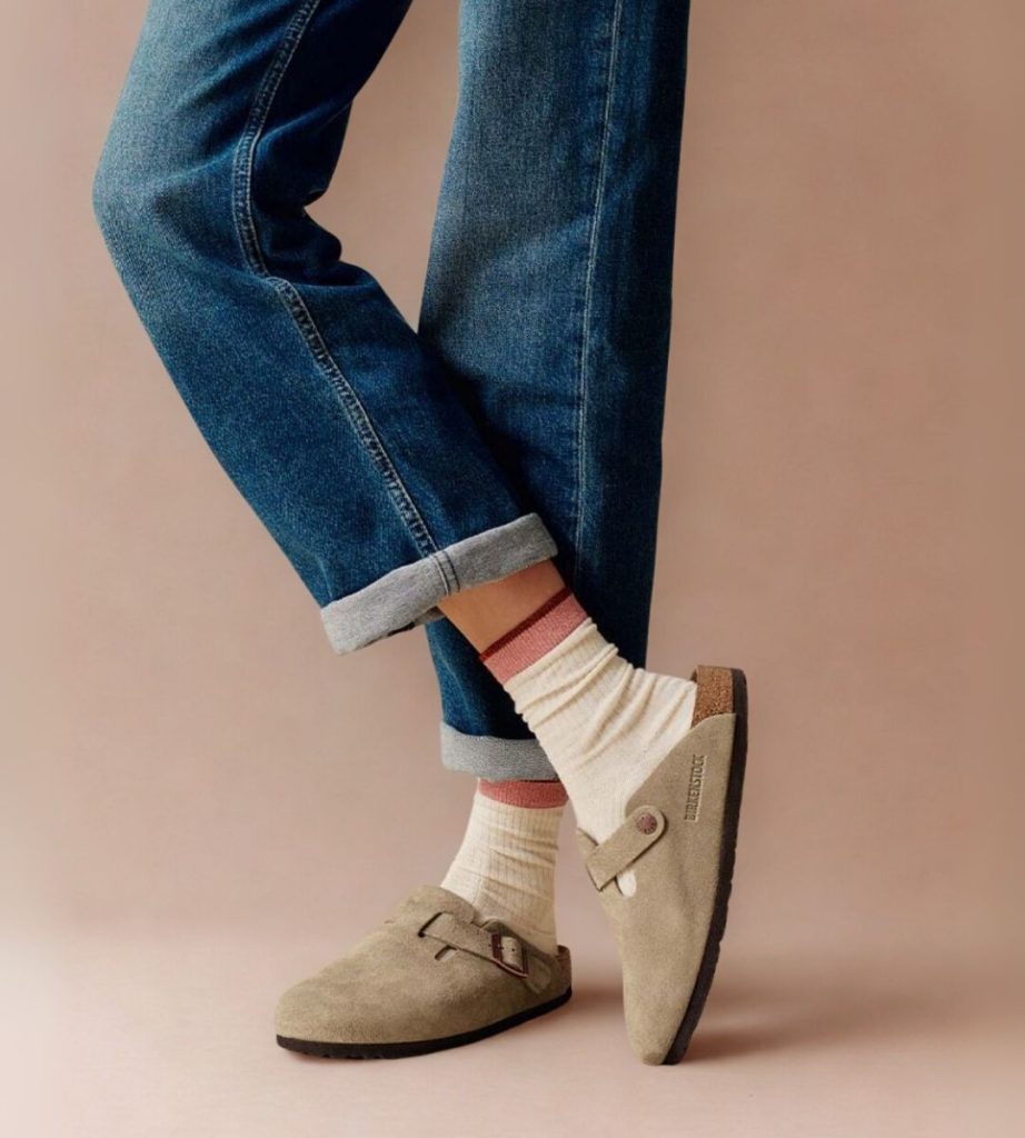 כפכפים לנשים של מותגים מובילים – UGG, טומי הילפיגר, דיזל, בירקנשטוק ועוד