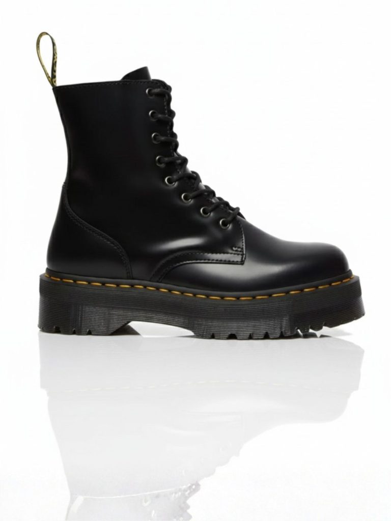 דר מרטינס מגפיים שחורות מעור עם סוליה גבוהה קלאסי