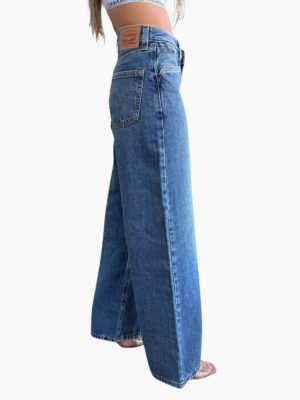 ליוויס ג’ינס כחול רחב לנשים