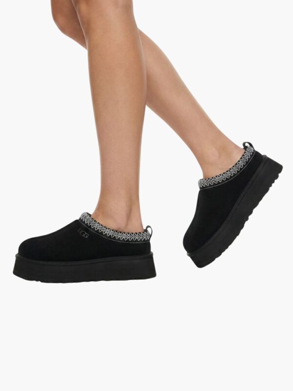 האג כפכף Tasman בגוון שחור עם סוליה מוגבהת