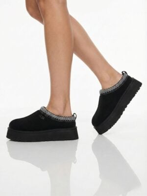 האג כפכף Tasman בגוון שחור עם סוליה מוגבהת