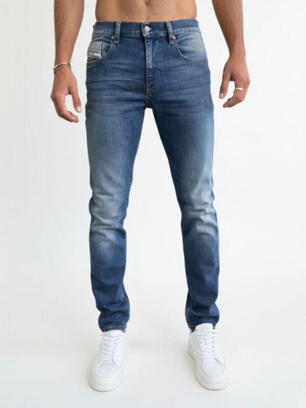 ג׳ינס דיזל די-סטראקט 9M16