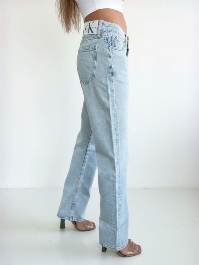 קלוין קליין ג’ינס בהיר נשים במבצע