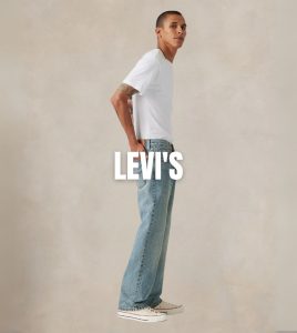 גינס בהיר וחולצת טי לבנה ליוויס Levis לגבר