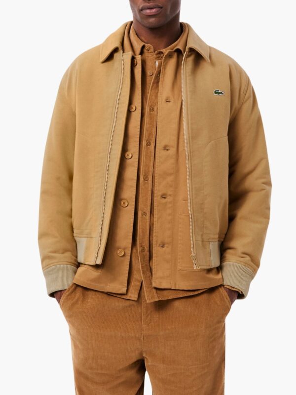 לקוסט ג׳קט עם צווארון קלאסי בגוון קאמל